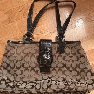 Coach Signature Soho Shoulder Bag F18750
